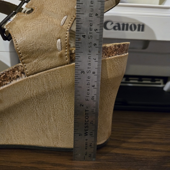 Pierre Dumas Wedge Sandals size 9 Nude - Picture 6 of 7